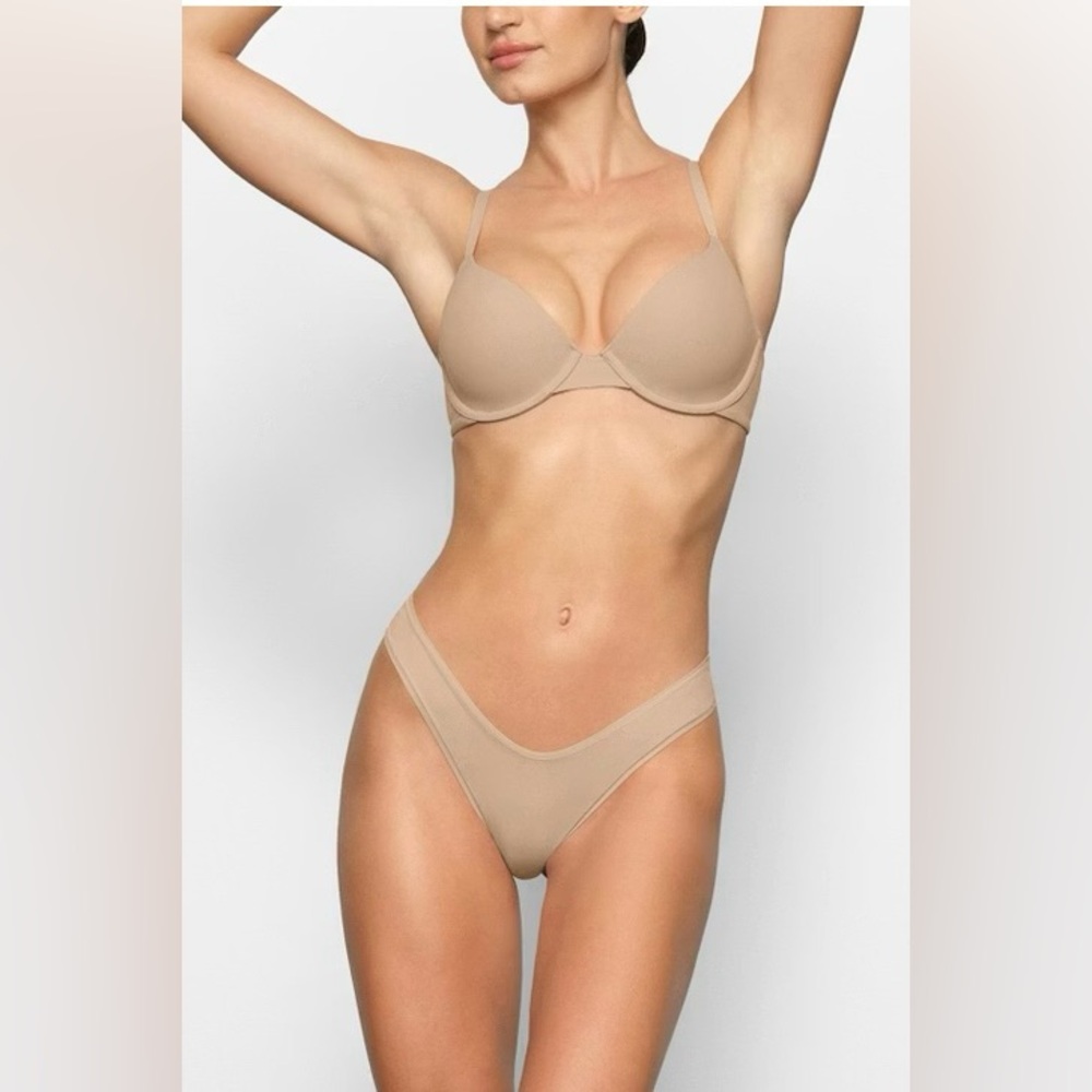 SKIMS FITS EVERYBODY T SHIRT BRA ~SAND~32C~ BNWT